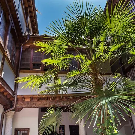 La Casa De Infantes By Ap * Toledo